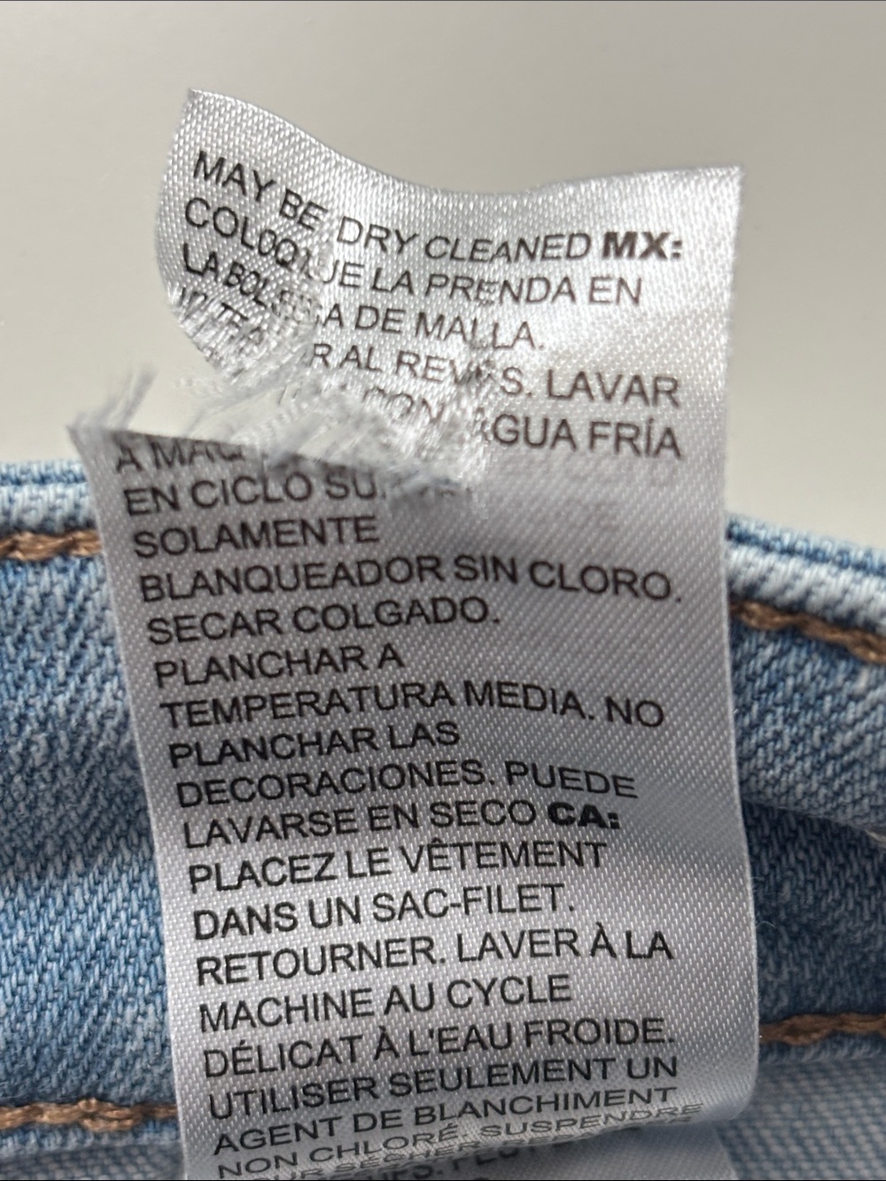 Chico's So Slimming Girlfriend Slim Leg Crop Light Blue Jean Beaded Trim Sz 10 - Picture 8 of 9